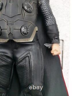 1/6 HotToys Body Figure Collectible Avengers Endgame MMS557 Thor 8.0 Accessories