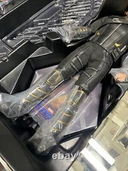Hot Toys Avengers Endgame Hawkeye (Deluxe Version) Action Figure MMS532