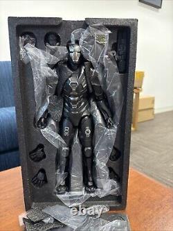 Hot Toys War Machine Avengers Endgame MMS530-D31