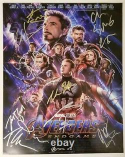Avengers Endgame Cast (x17) Signé À La Main Chris Hemsworth 16x20 Photo