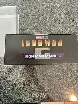 Figure Iron Man signée par Robert Downey Jr avec COA Swau Avengers Infinity War Endgame
