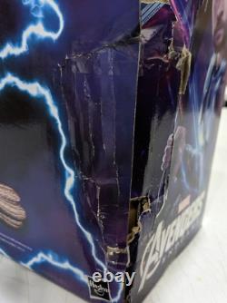 Hasbro Avengers Endgame Légendes Électronique Stormbreaker Replica (boîte Endommagée)