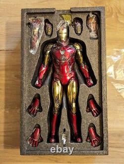Iron Man Endgame (Battle Damaged) avec Kit d'éclairage, HotToys Figurine à l'échelle 1/6