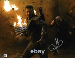 Jeremy Renner a signé une photo Avengers Endgame 11x14 BAS Beckett témoin