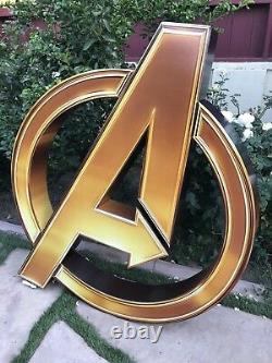 Marvel Avengers Logo Cardboard Movie Theater Display End Game 62 Pouces