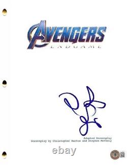 Zoe Saldana a signé le script complet authentique d'Avengers Endgame avec l'autographe de Beckett